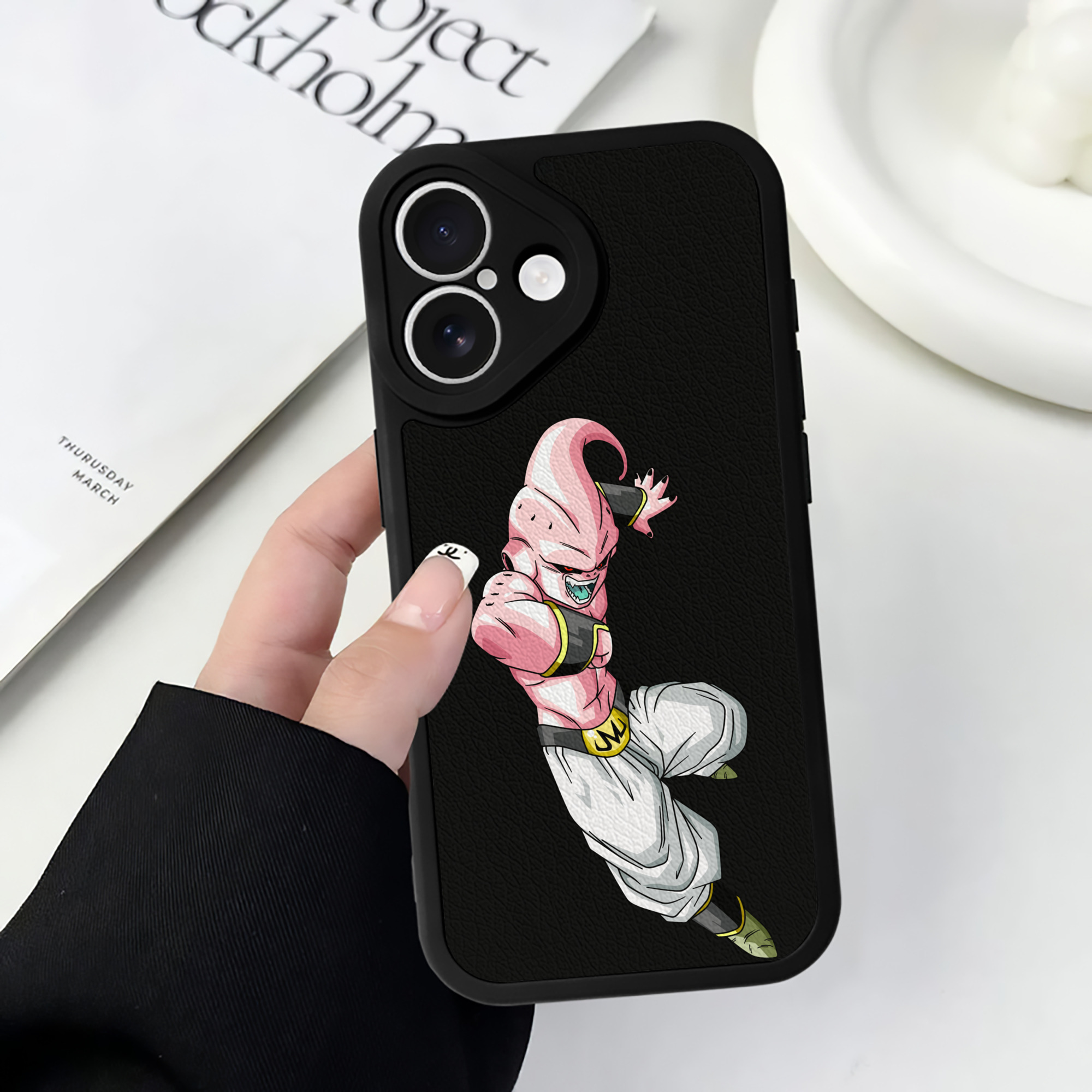 （画像用） ドラゴンボール 魔人ブウ DRAGON BALL Majin Buu 【iPhone 16シリーズ対応】シリコンスマホケース（レザー調） 材質：シリコン
